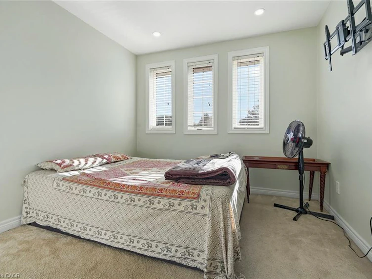 31 Peachwood Crescent, Hamilton, ON, L8E 5Z7 - 20