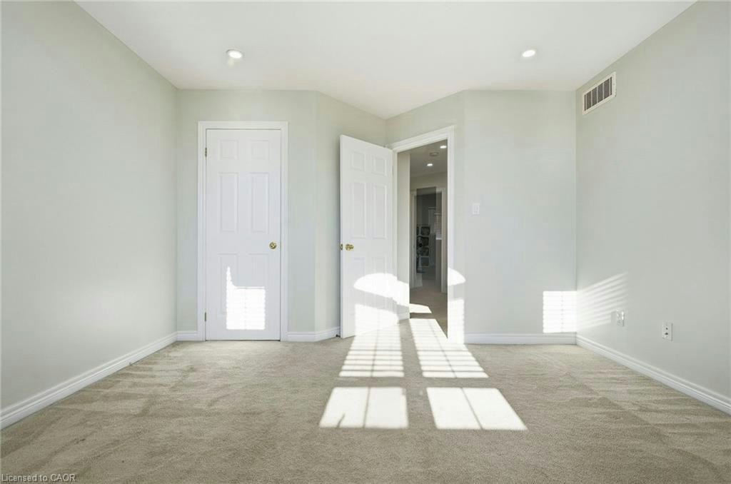 31 Peachwood Crescent, Hamilton, ON, L8E 5Z7 - 19