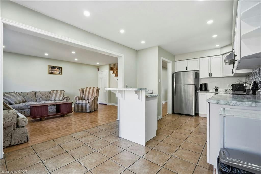 31 Peachwood Crescent, Hamilton, ON, L8E 5Z7 - 11