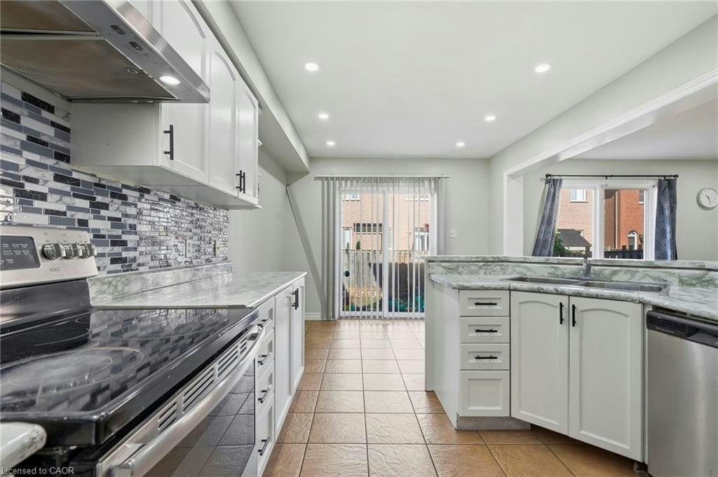 31 Peachwood Crescent, Hamilton, ON, L8E 5Z7 - 14