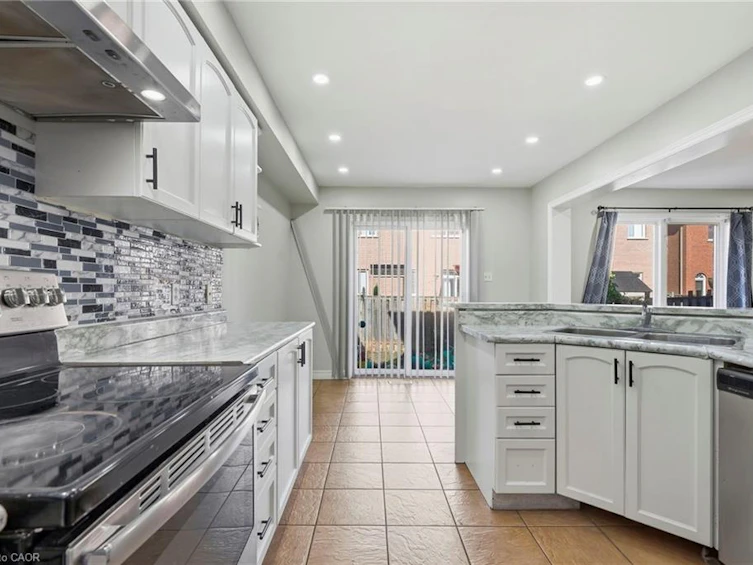 31 Peachwood Crescent, Hamilton, ON, L8E 5Z7 - 14