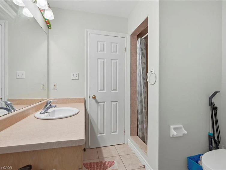 31 Peachwood Crescent, Hamilton, ON, L8E 5Z7 - 26