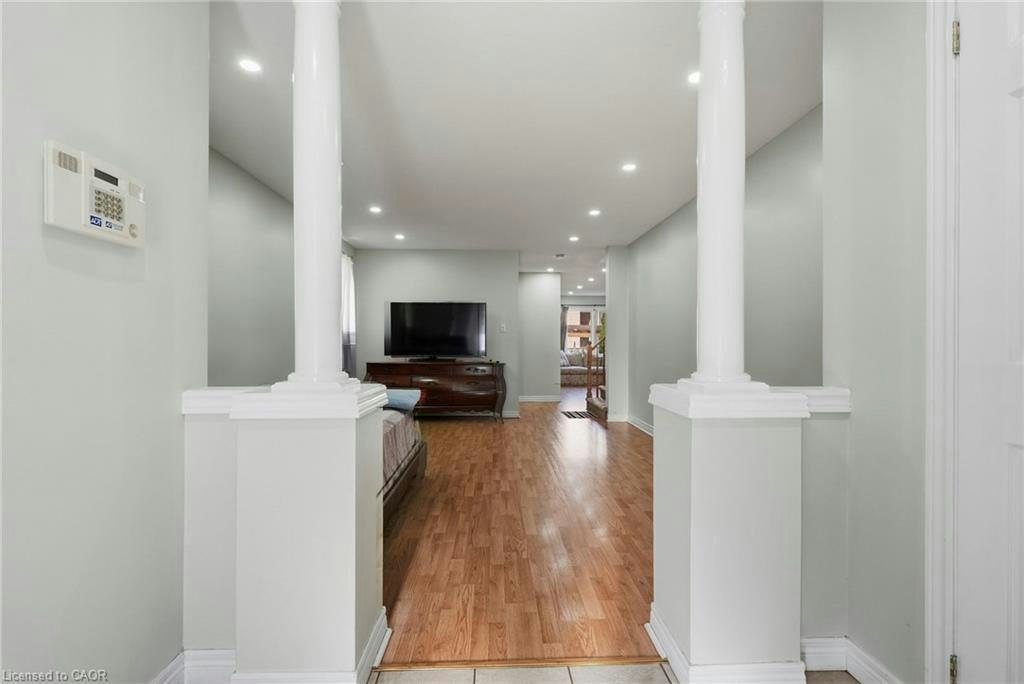 31 Peachwood Crescent, Hamilton, ON, L8E 5Z7 - 6