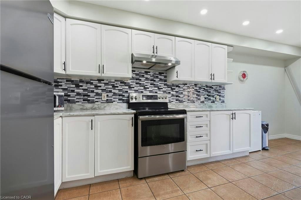 31 Peachwood Crescent, Hamilton, ON, L8E 5Z7 - 13