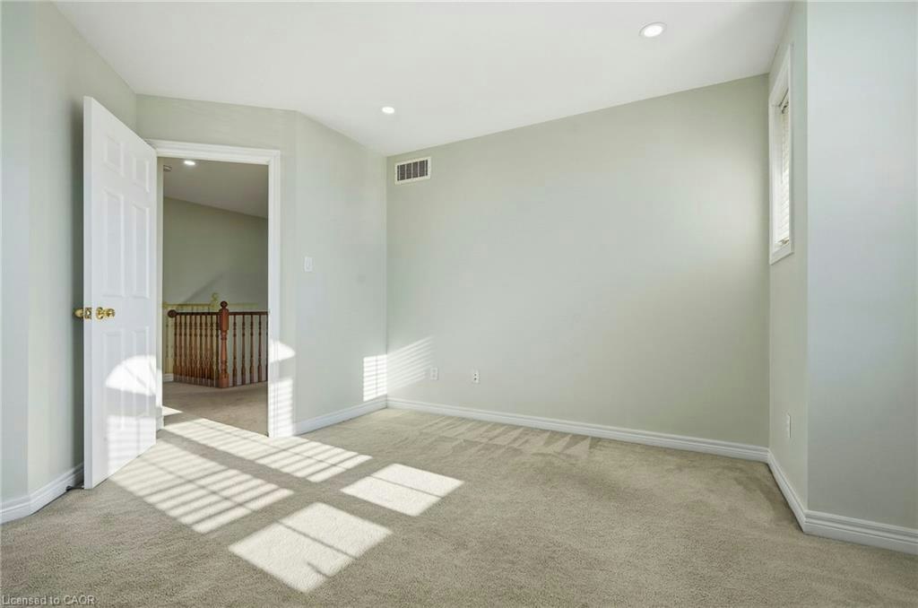 31 Peachwood Crescent, Hamilton, ON, L8E 5Z7 - 18
