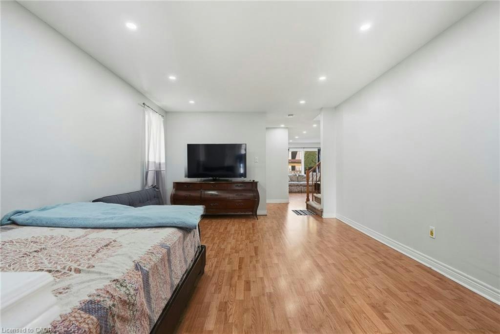 31 Peachwood Crescent, Hamilton, ON, L8E 5Z7 - 8