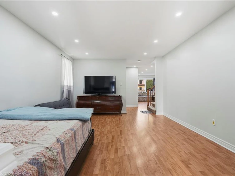 31 Peachwood Crescent, Hamilton, ON, L8E 5Z7 - 8