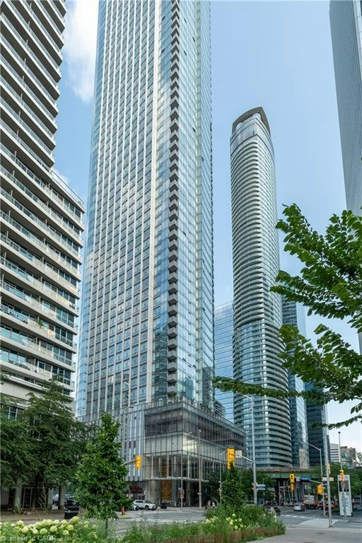 6210-10 York Street, Toronto, ON, M5J 2L9