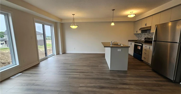 395 Benninger Drive, Kitchener, ON, N2E 0K1 - 2