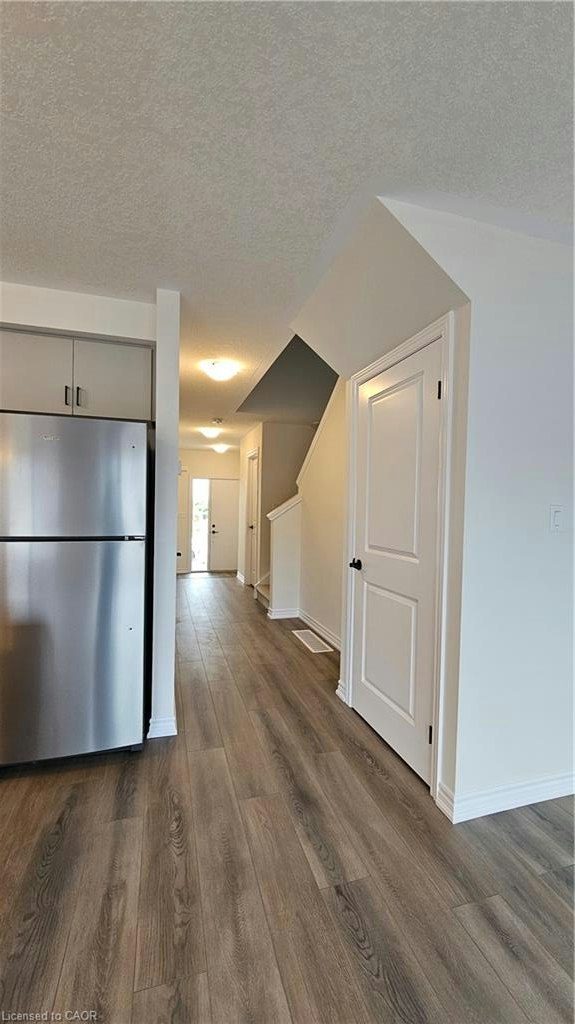 395 Benninger Drive, Kitchener, ON, N2E 0K1 - 6