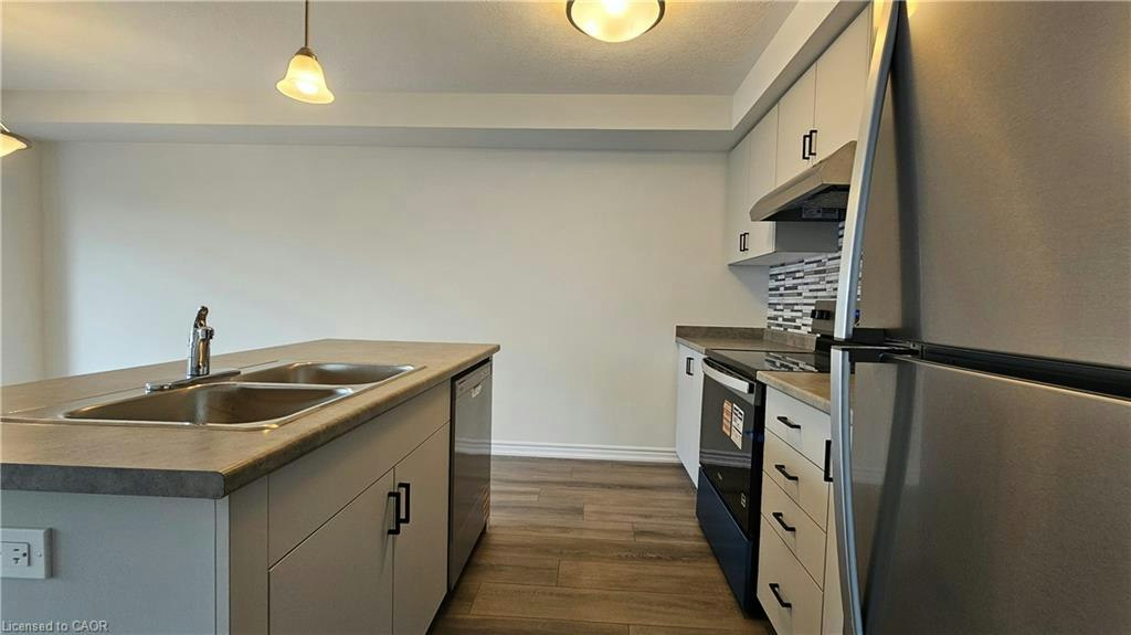 395 Benninger Drive, Kitchener, ON, N2E 0K1 - 5