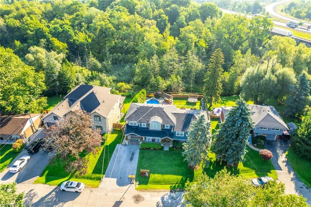 381 Woodworth Court, Hamilton, ON, L9G 2N2