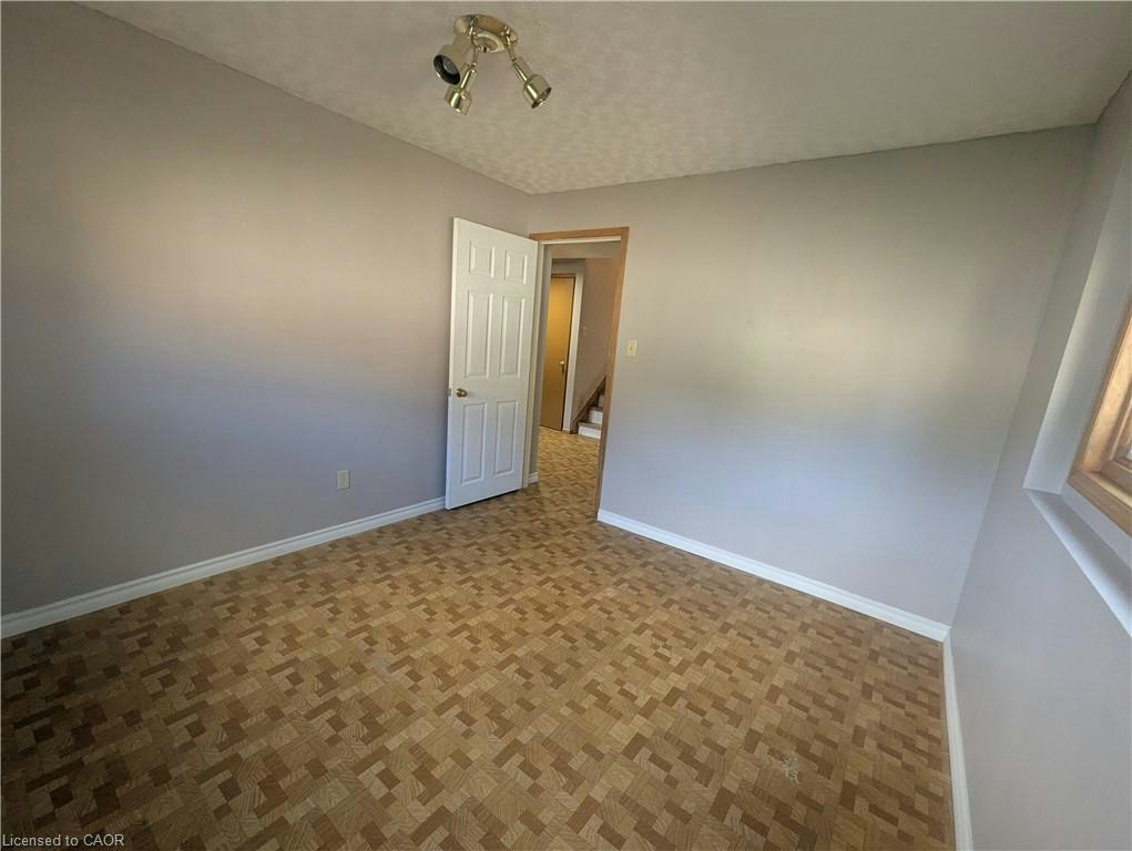 23 Hubert Court, Cambridge, ON, N3C 3R2 - 26
