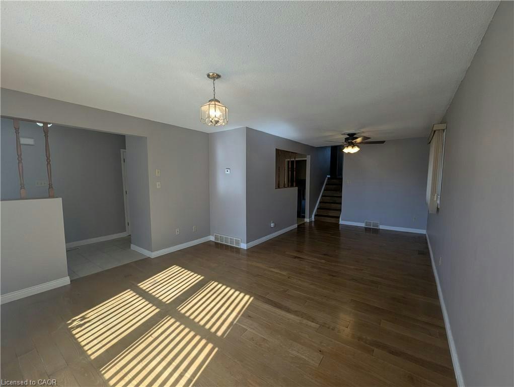 23 Hubert Court, Cambridge, ON, N3C 3R2 - 4