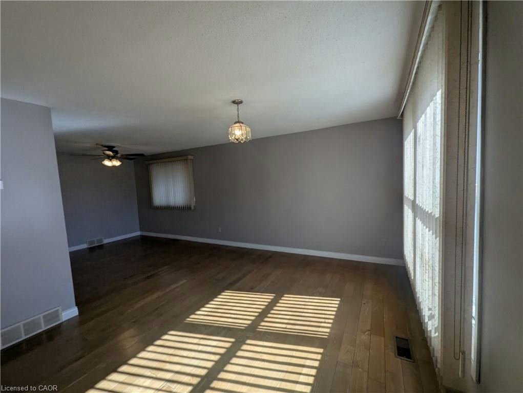 23 Hubert Court, Cambridge, ON, N3C 3R2 - 3