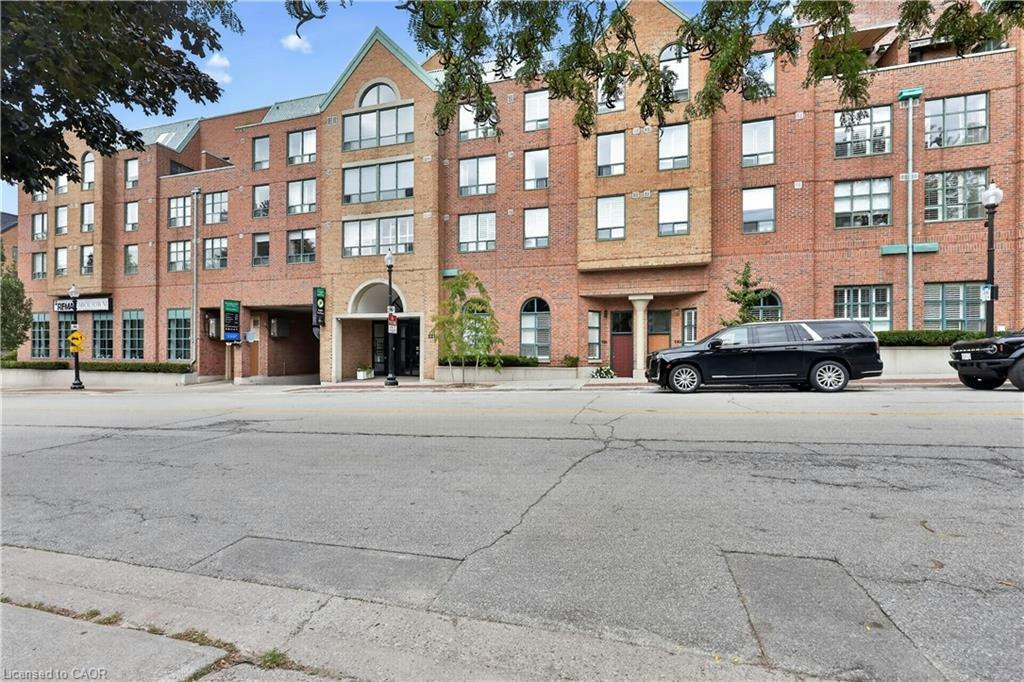 211-221 Robinson Street, Oakville, ON, L6J 7N9