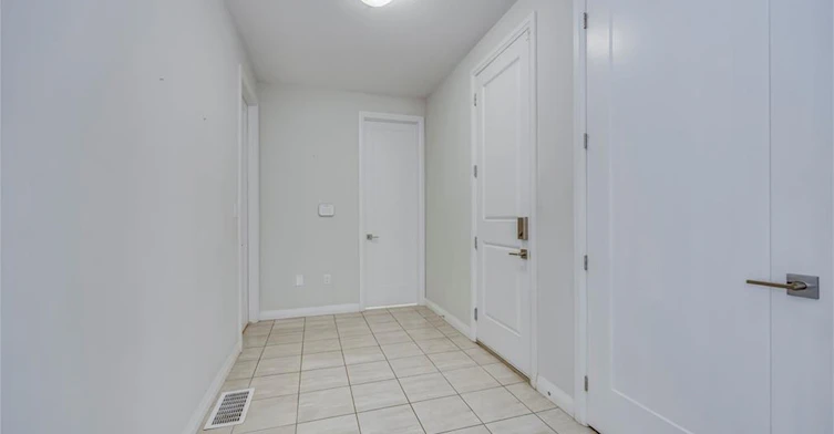 56 Lexington Avenue, Hamilton, ON, L8J 0L5 - 6