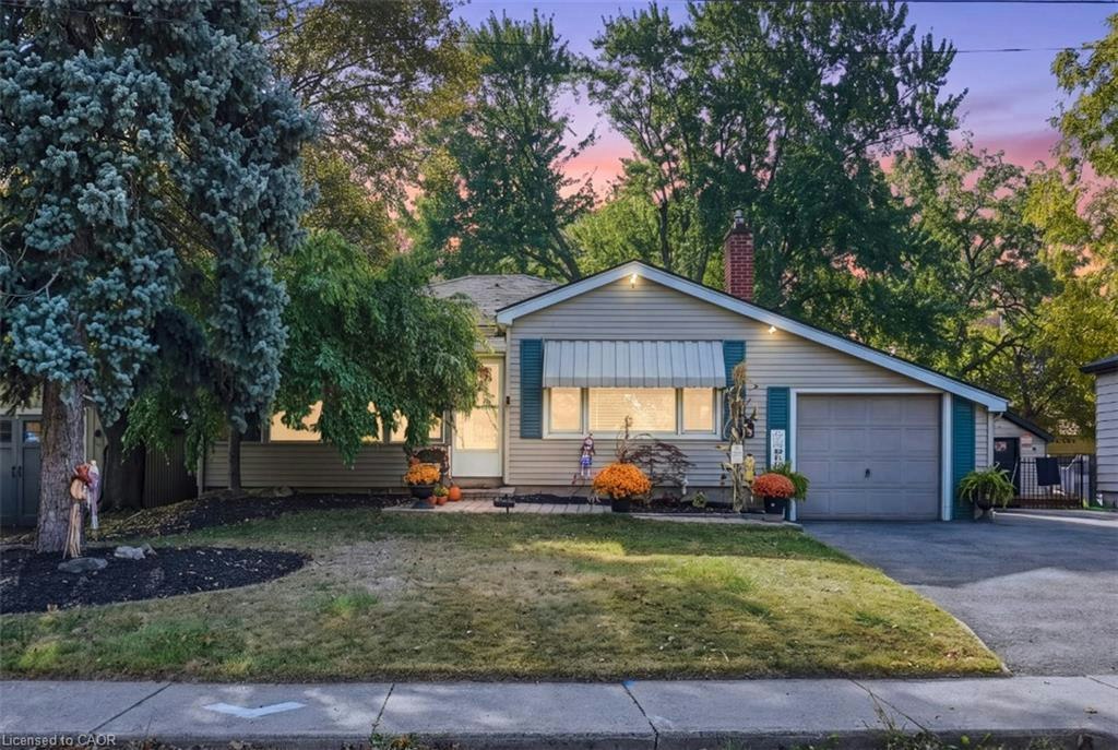 36 Pottruff Road, Hamilton, ON, L8H 2M1