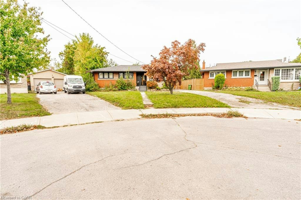 (main level)-33 Kenwood Crescent, Hamilton, ON, L8T 1W3 - 2