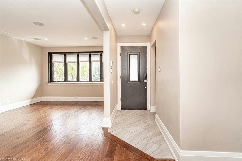 (main level)-33 Kenwood Crescent, Hamilton, ON, L8T 1W3 - 4