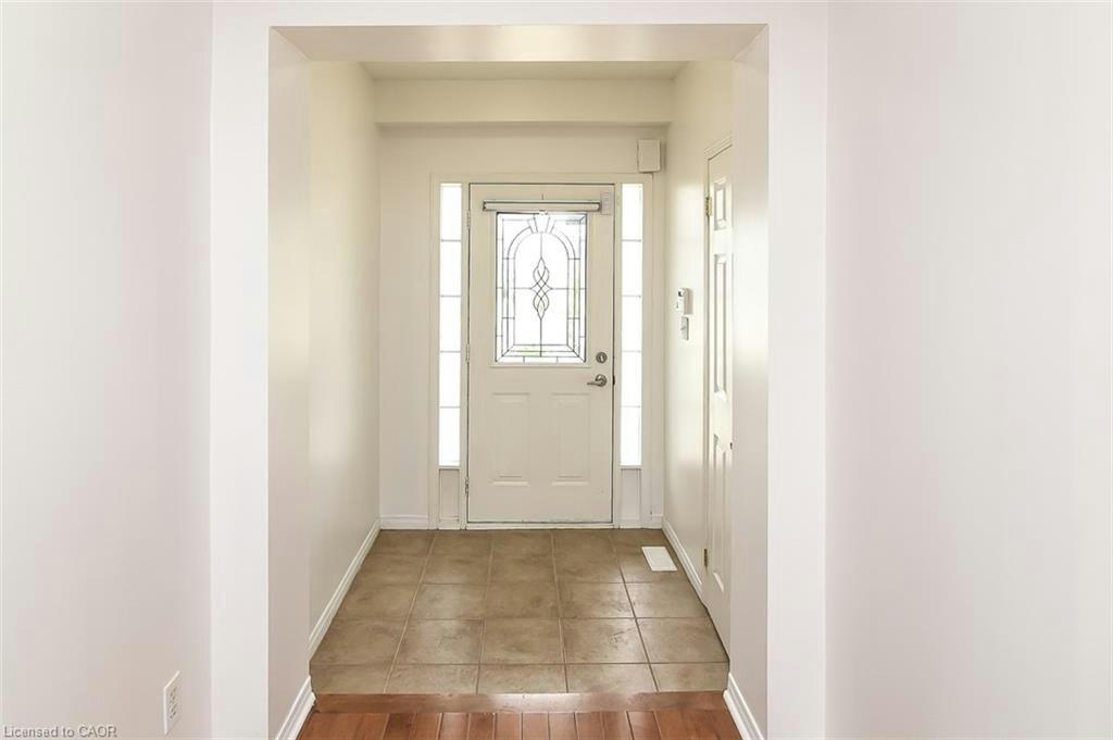 37 Cornerstone Drive, Hamilton, ON, L8J 0A1 - 4