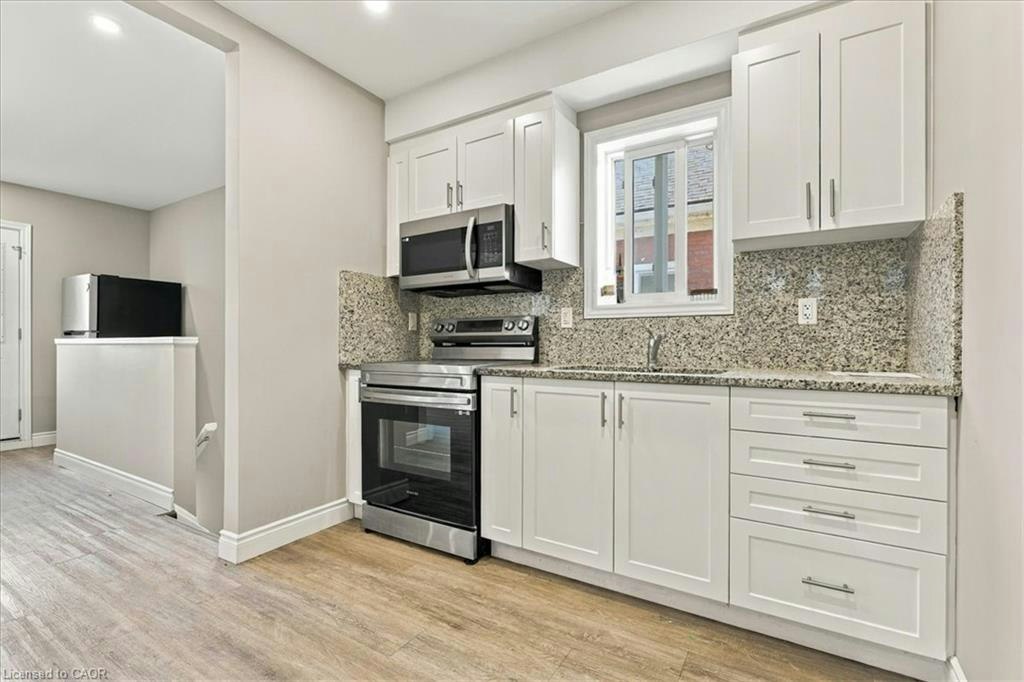 Upper-17 Eby Street S, Kitchener, ON, N2G 3K6 - 6
