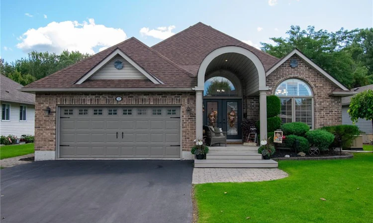 10 Meadowbrook Court
