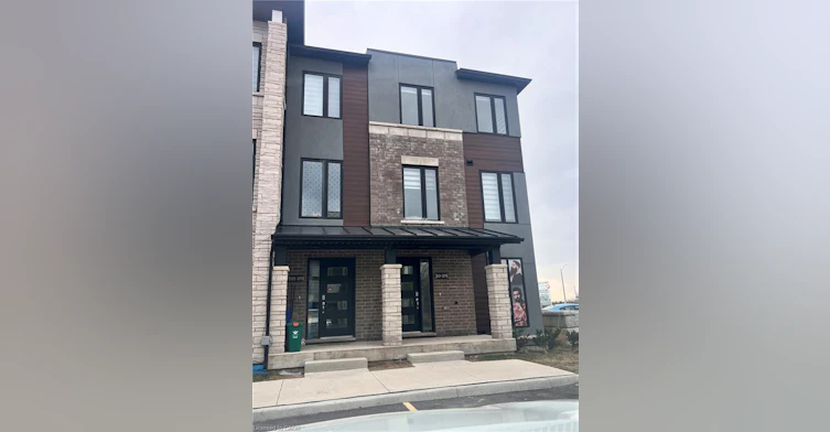 201-270 Equestrian Way, Cambridge, ON, N3H 4R6