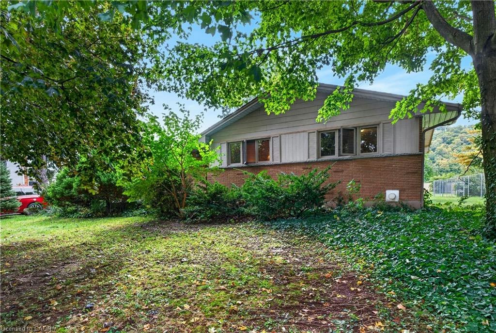 984 #8 Highway, Hamilton, ON, L8E 5H9