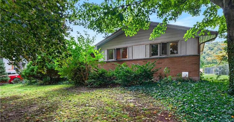984 #8 Highway, Hamilton, ON, L8E 5H9