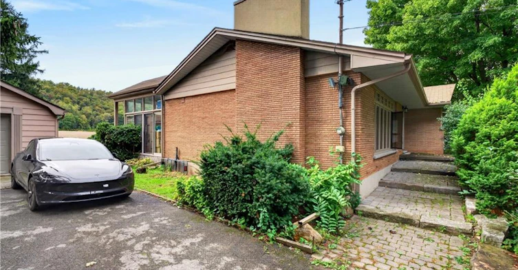 984 #8 Highway, Hamilton, ON, L8E 5H9 - 3