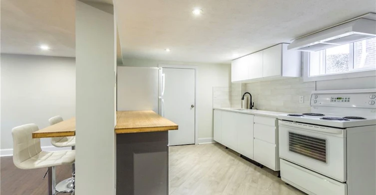 Lower-146 Glencarry Avenue, Hamilton, ON, L8K 3R8 - 4