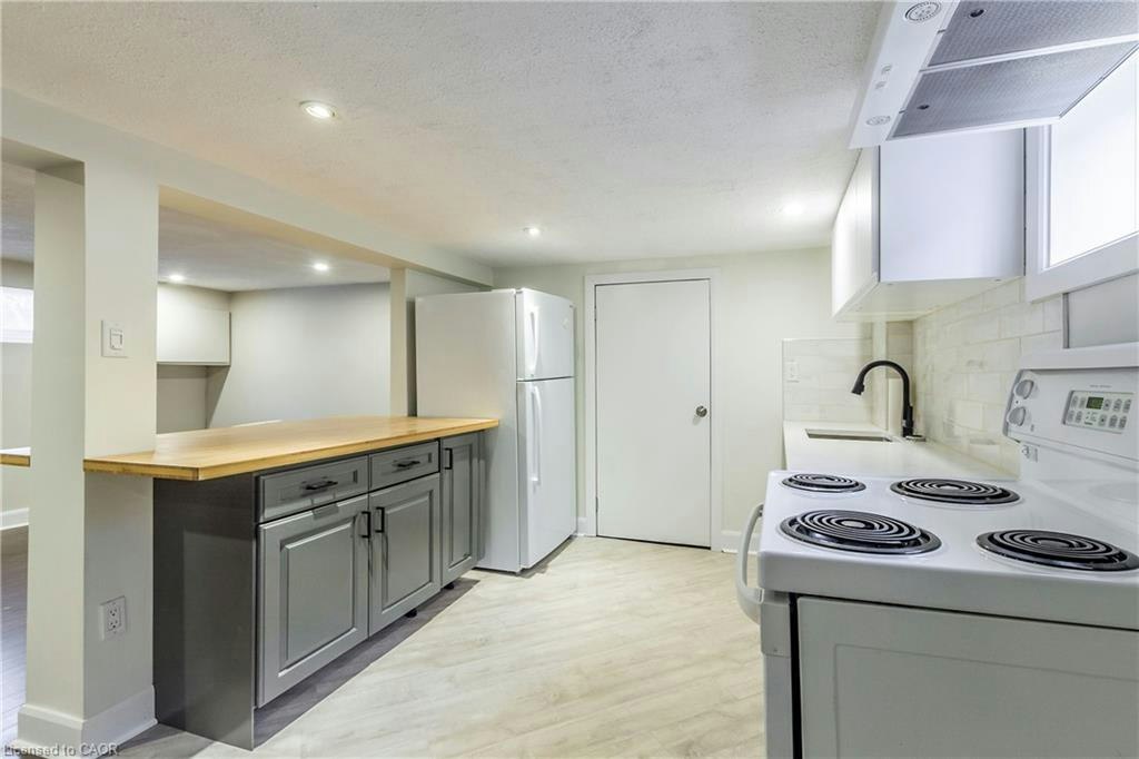 Lower-146 Glencarry Avenue, Hamilton, ON, L8K 3R8 - 3