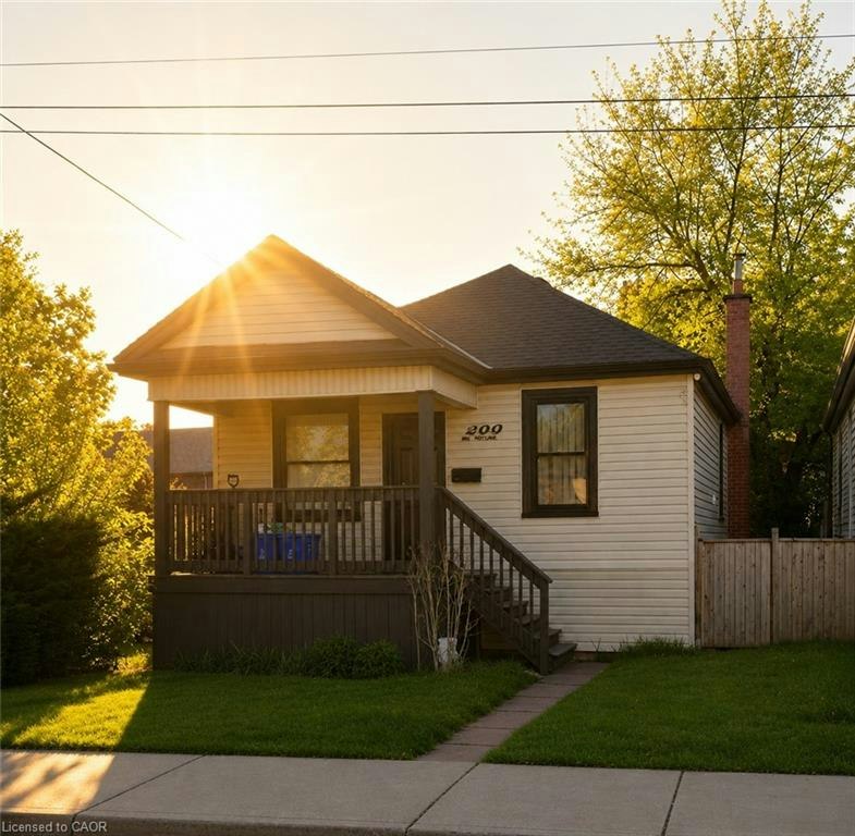 222 Kensington Avenue N, Hamilton, ON, L8L 7N7