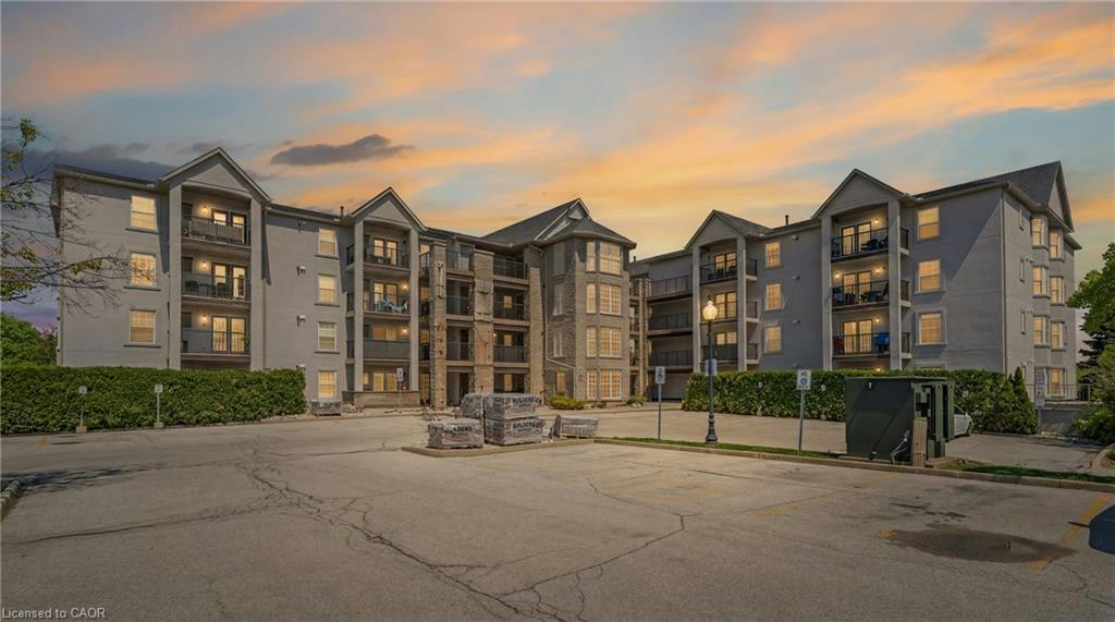 209-1421 Walkers Line, Burlington, ON, L7M 4P4