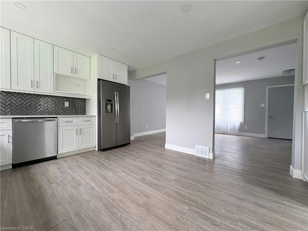 216 Brunswick Crescent, London, ON, N6G 3L2 - 3