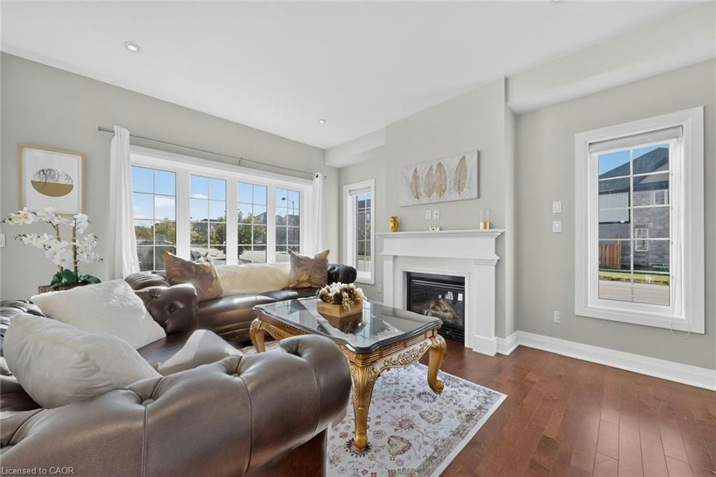 745 Wood Lily Street, Waterloo, ON, N2V 0C3 - 4
