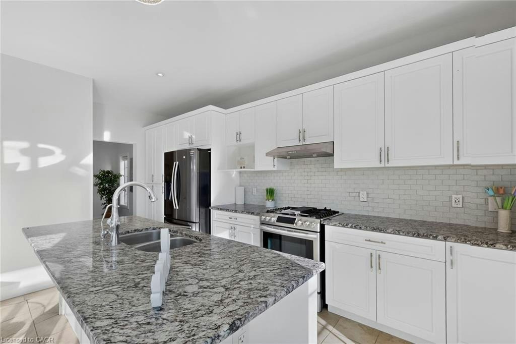 745 Wood Lily Street, Waterloo, ON, N2V 0C3 - 18