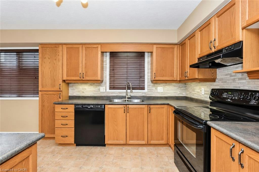 16 Frankfurt Street, Kitchener, ON, N2R 1T5 - 6