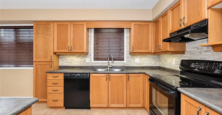 16 Frankfurt Street, Kitchener, ON, N2R 1T5 - 6
