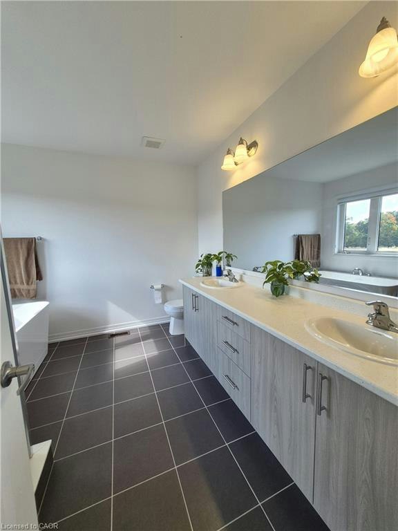 578 Telfer Street, Oxford Station, ON, N4S 0G8 - 22