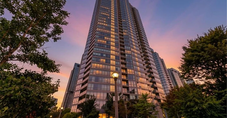3203-5 Mariner Terrace, Toronto, ON, M5V 3V6 - 3