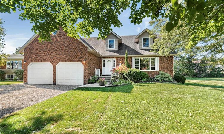 714 Cross Street W