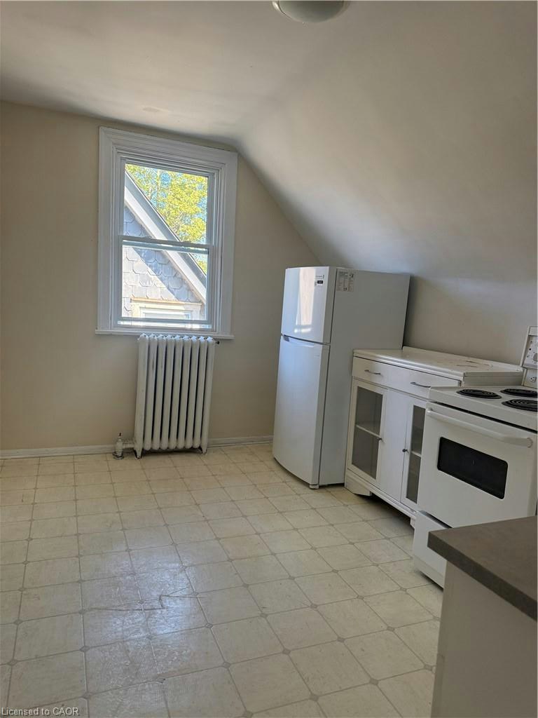 3-4 Undermount Avenue, Hamilton, ON, L8P 3Z6 - 2