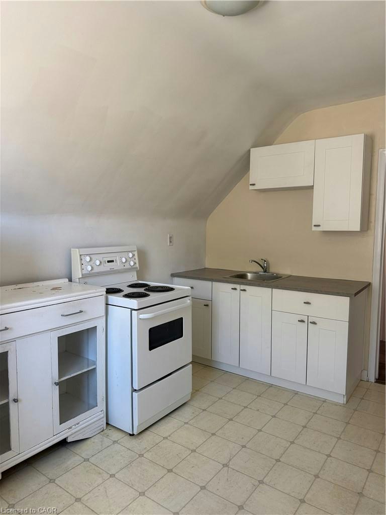 3-4 Undermount Avenue, Hamilton, ON, L8P 3Z6 - 3