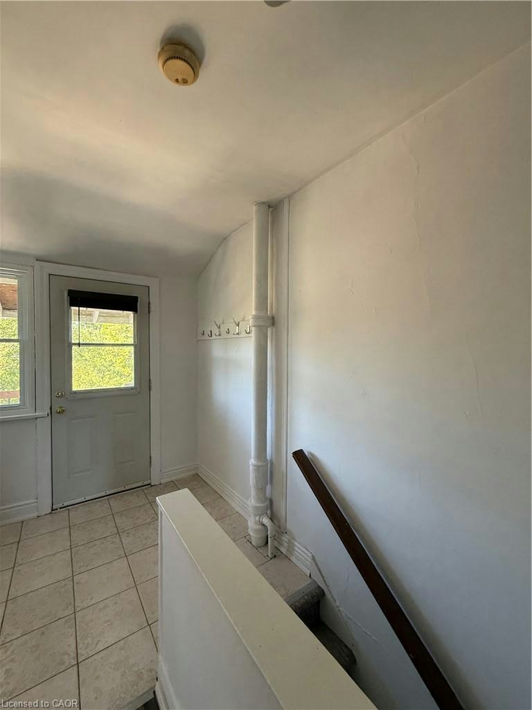 3-4 Undermount Avenue, Hamilton, ON, L8P 3Z6 - 4