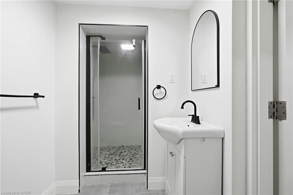 Lower-47 Barrington Drive, Welland, ON, L3C 5Z8 - 9