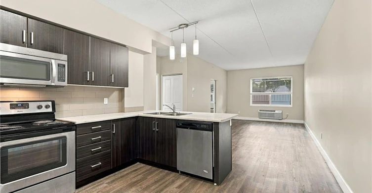 202-149 Main Street W, Hamilton, ON, L8P 1H9 - 8