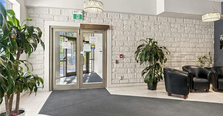 202-149 Main Street W, Hamilton, ON, L8P 1H9 - 4