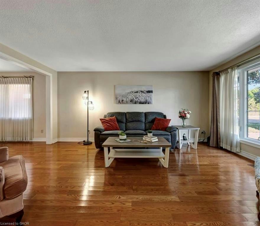 Upper-8 Lowell Street S, Cambridge, ON, N1R 5C7 - 5